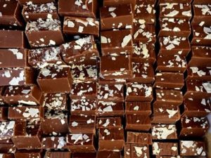 לכבוד ט"ו באב, חג האהבה, מציעה "תבואות" מתכון נהדר להכנת שוקולד ביתי טבעוני, העשוי מקקאו, שמן קוקוס ומייפל