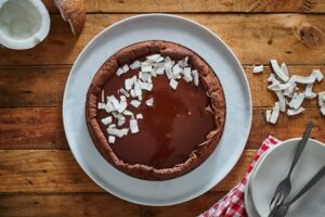 הקינוח המושלם לחג הפסח – פרווה: מתכון להכנת עוגת שוקולד וקוקוס נימוחה כשרה לפסח